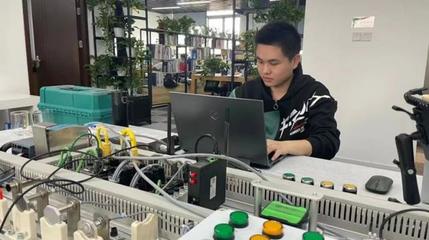 連摘三金！長寧代表隊在上海市第一屆職業技能大賽網絡技術開發項目中表現搶眼